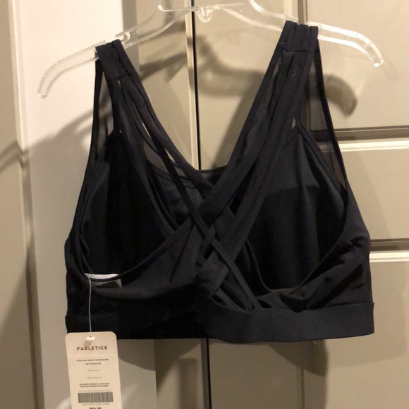 Black Fabletics sports bra - Picture 2 of 4